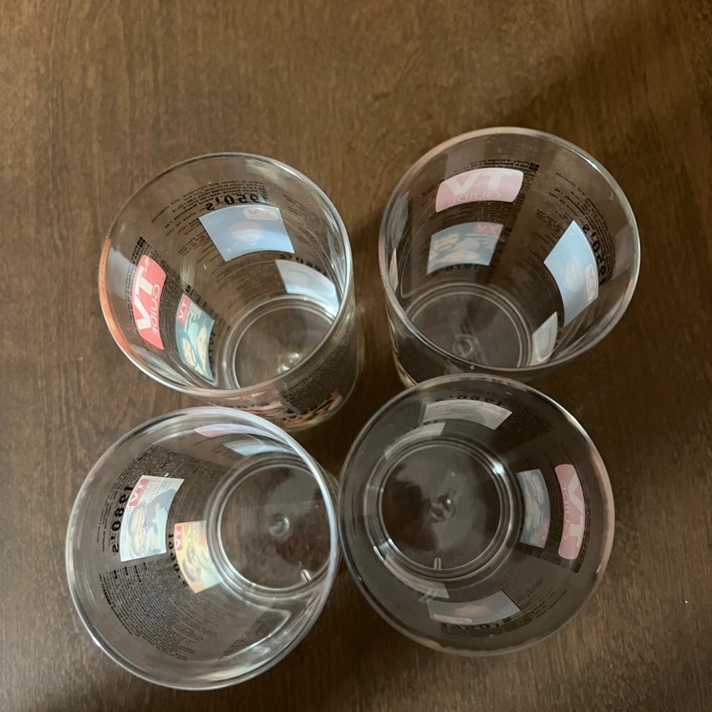 TV Guide Memorabilia Plastic Cups Tumblers Set of 4 1950-1990 Covers decades - Picture 6 of 9